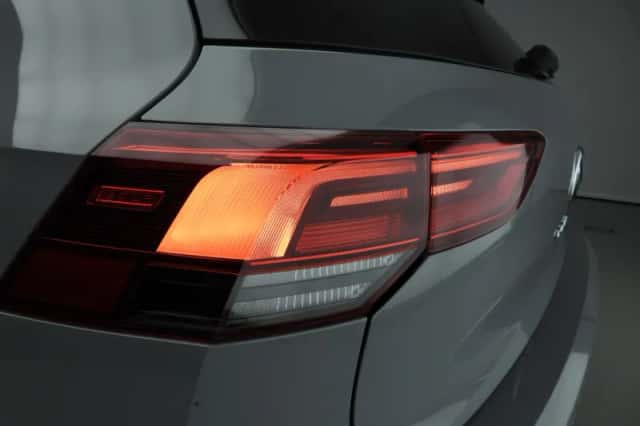 Volkswagen Golf (2020) thumbnail 35