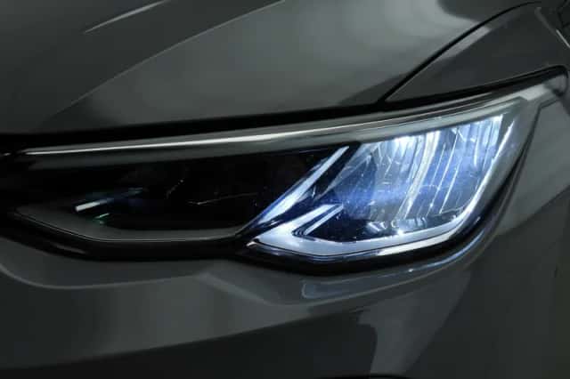 Volkswagen Golf (2020) thumbnail 36