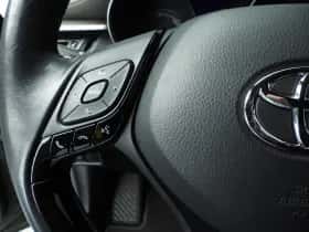 Toyota C-HR (2020) thumbnail 13