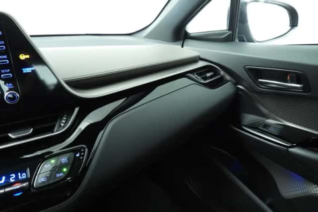 Toyota C-HR (2020) thumbnail 33