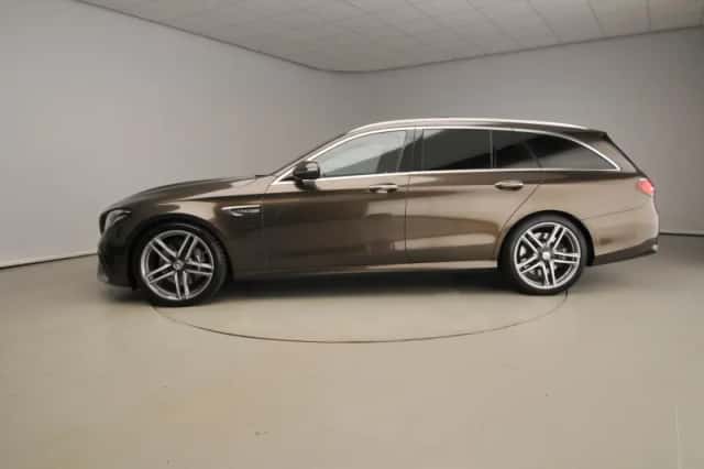 Mercedes-Benz E-Klasse (2017) thumbnail 2