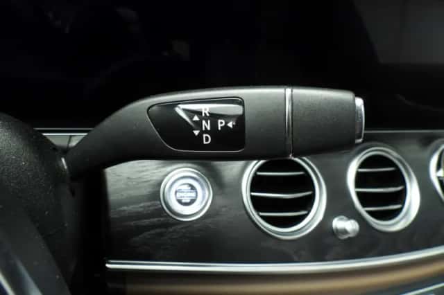 Mercedes-Benz E-Klasse (2017) thumbnail 32