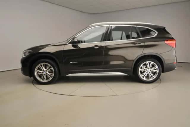 BMW X1 (2017) thumbnail 2