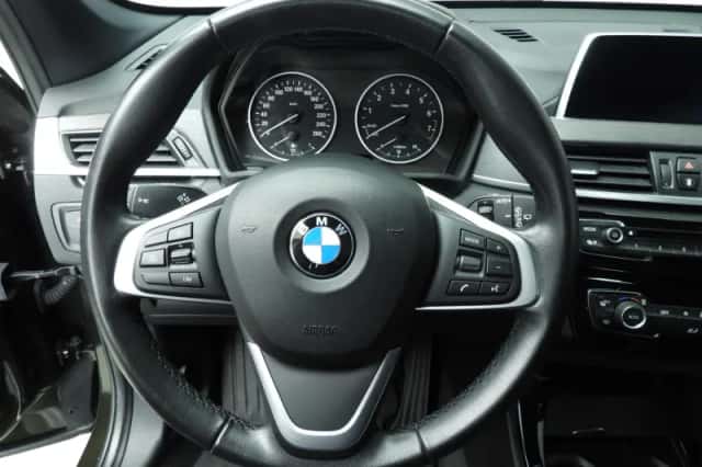 BMW X1 (2017) thumbnail 11