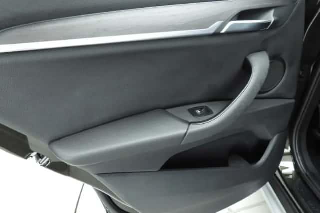 BMW X1 (2017) thumbnail 17