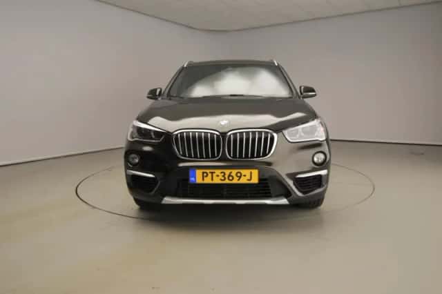 BMW X1 (2017) thumbnail 5