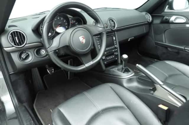 Porsche Boxster (2010) thumbnail 10