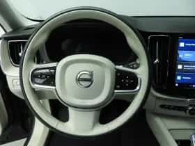 Volvo XC60 (2022) thumbnail 11