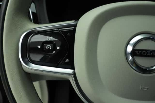 Volvo XC60 (2022) thumbnail 13