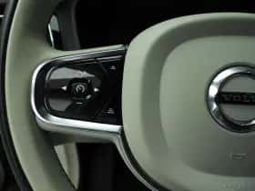 Volvo XC60 (2022) thumbnail 13