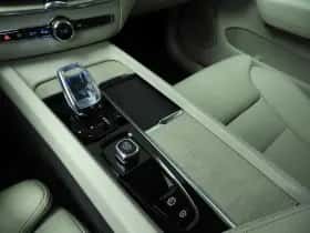 Volvo XC60 (2022) thumbnail 16