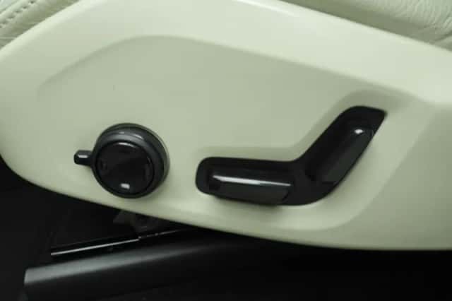 Volvo XC60 (2022) thumbnail 19