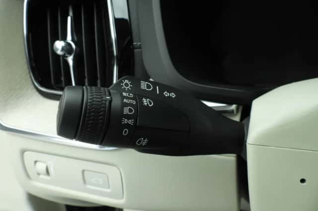 Volvo XC60 (2022) thumbnail 23