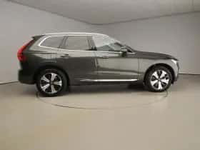 Volvo XC60 (2022) thumbnail 4