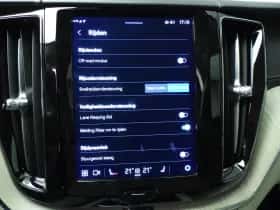 Volvo XC60 (2022) thumbnail 34