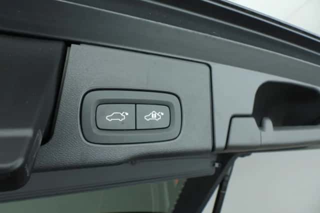 Volvo XC60 (2022) thumbnail 38