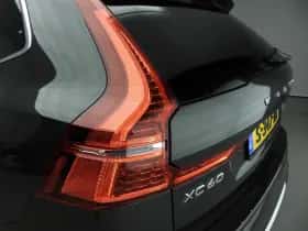 Volvo XC60 (2022) thumbnail 39