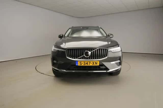 Volvo XC60 (2022) thumbnail 5