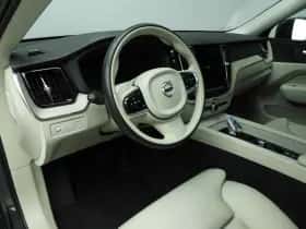 Volvo XC60 (2022) thumbnail 6
