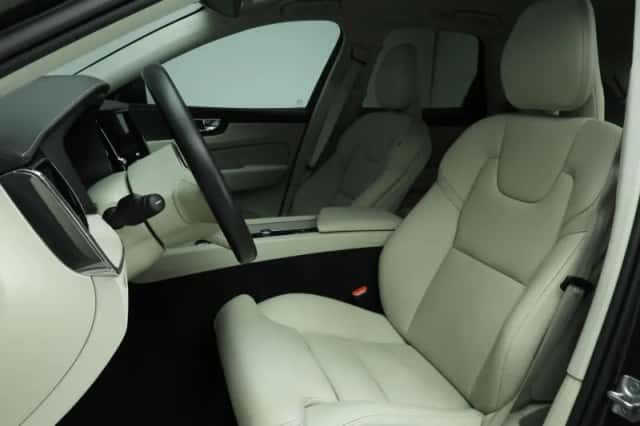 Volvo XC60 (2022) thumbnail 7