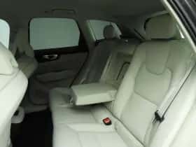 Volvo XC60 (2022) thumbnail 8