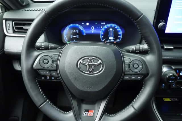 Toyota RAV4 (2024) thumbnail 11