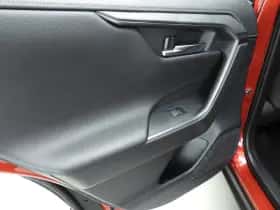 Toyota RAV4 (2024) thumbnail 18