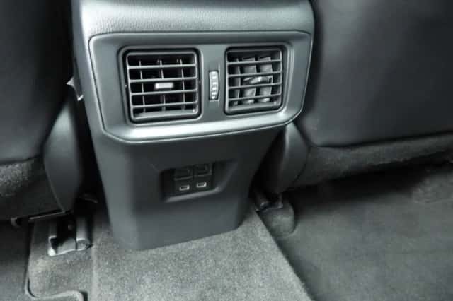 Toyota RAV4 (2024) thumbnail 19