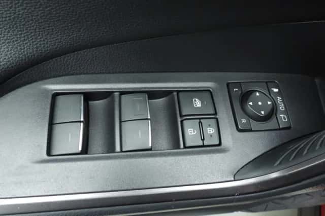 Toyota RAV4 (2024) thumbnail 24