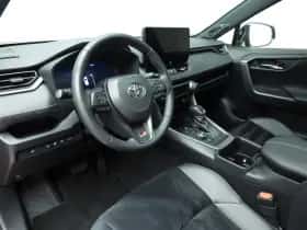 Toyota RAV4 (2024) thumbnail 6