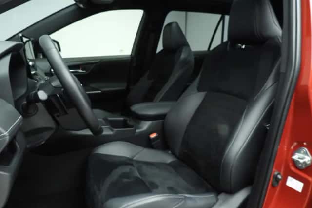 Toyota RAV4 (2024) thumbnail 7