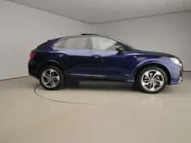 Audi Q3 (2021) thumbnail 4