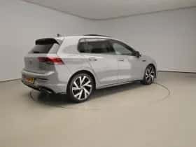 Volkswagen Golf (2024) thumbnail 2