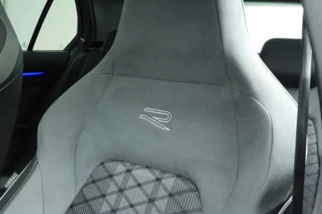 Volkswagen Golf (2024) thumbnail 13
