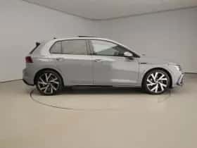 Volkswagen Golf (2024) thumbnail 3