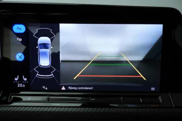 Volkswagen Golf (2024) thumbnail 25