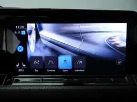 Volkswagen Golf (2024) thumbnail 26