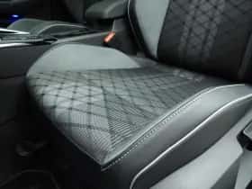 Volkswagen Golf (2024) thumbnail 32