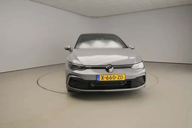 Volkswagen Golf (2024) thumbnail 5