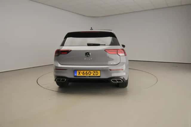 Volkswagen Golf (2024) thumbnail 6