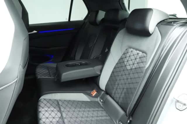 Volkswagen Golf (2024) thumbnail 9