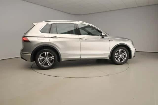 Volkswagen Tiguan (2020) thumbnail 3