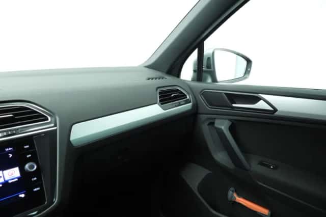 Volkswagen Tiguan (2020) thumbnail 40