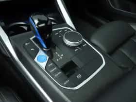 BMW i4 (2022) thumbnail 16