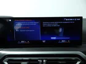 BMW i4 (2022) thumbnail 32