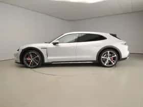 Porsche Taycan (2022) thumbnail 2