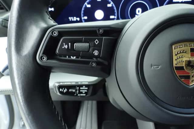 Porsche Taycan (2022) thumbnail 13