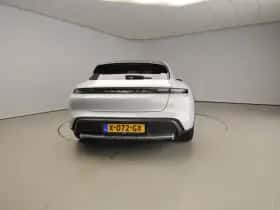 Porsche Taycan (2022) thumbnail 3