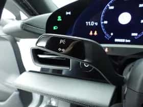 Porsche Taycan (2022) thumbnail 25
