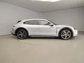 Porsche Taycan (2022) thumbnail 4